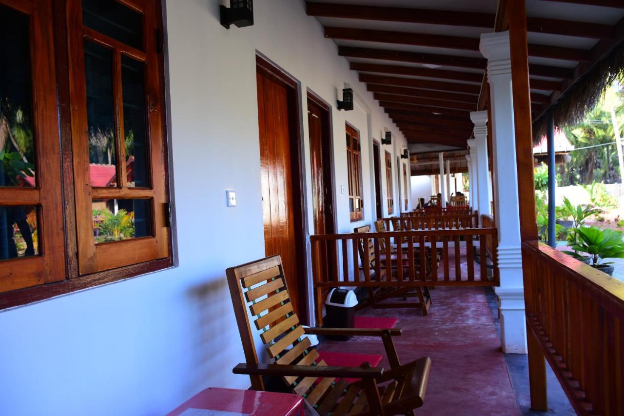 Trinco Star Cabana Trincomalee Exterior photo